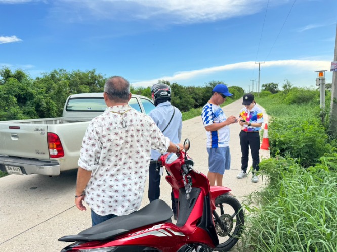 ตรวจสอบถนนชำรุดมีการกัดเซาะหน้าดิน บริเวณถนน ต.เกาะลอย มุ่งหน้าไปวัดบางนาง