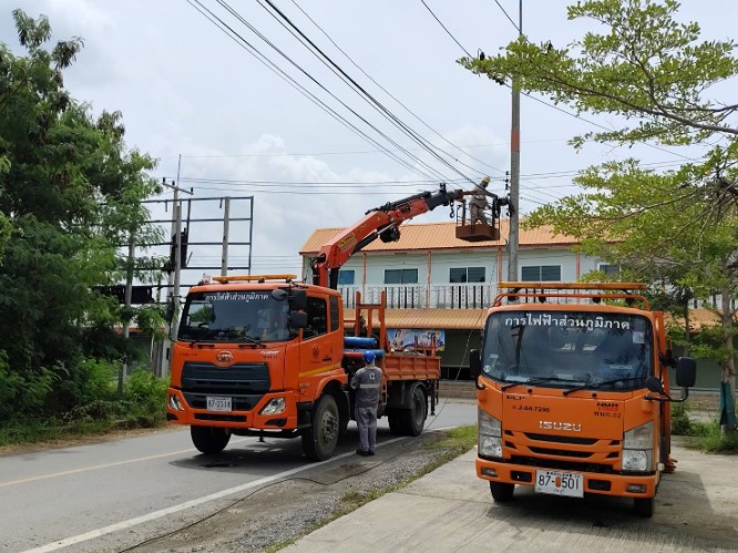 เพิ่มสายไฟแก้ปัญหาไฟฟ้าตก หมู่ 6 ต.เกาะลอย