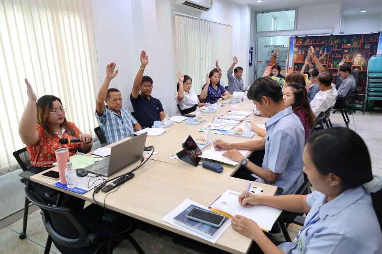 ประชุมคณะกรรมการกองทุนหลักประกันสุขภาพองค์การบริหารส่วนตำบลเกาะลอยบางหัก