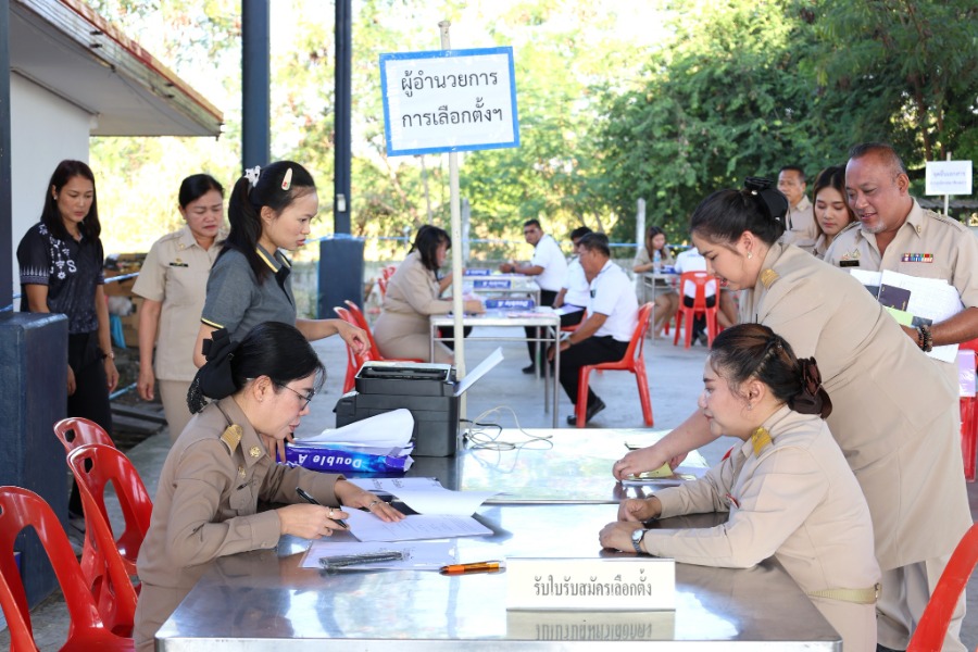 การรับสมัครเลือกตั้งสมาชิกสภา-นายก อบต. วันแรก
